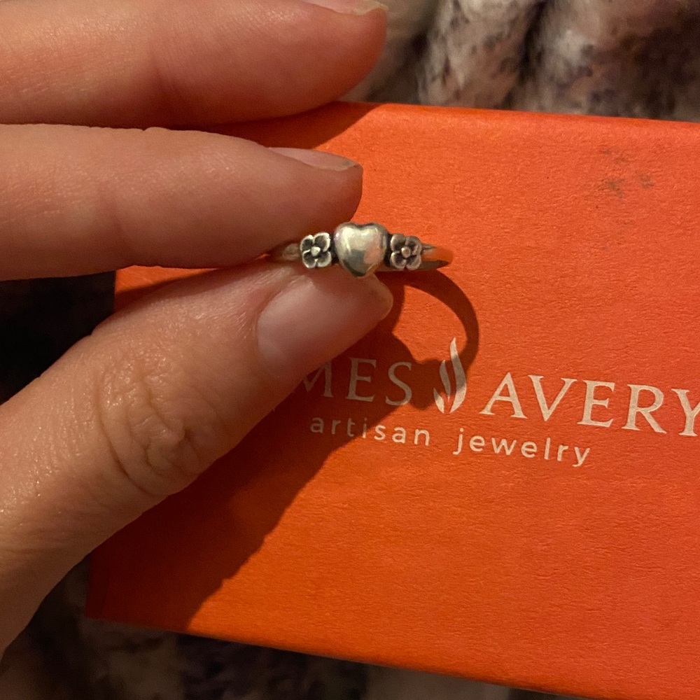 James Avery Silver Retired Floral Heart Ring
